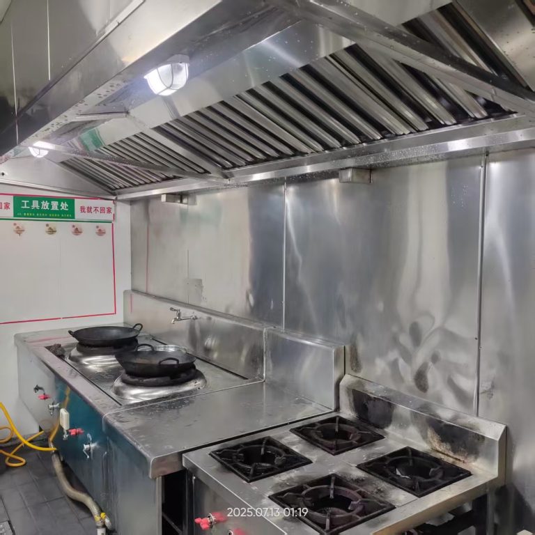 商用排油烟罩、油烟管道及油烟净化器清洗